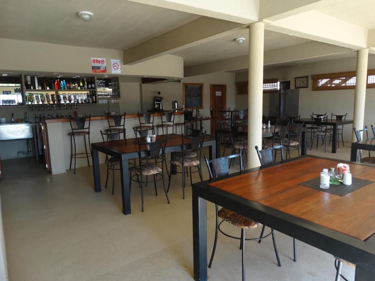 Pyramids Motel Van Reenen Bagian luar foto
