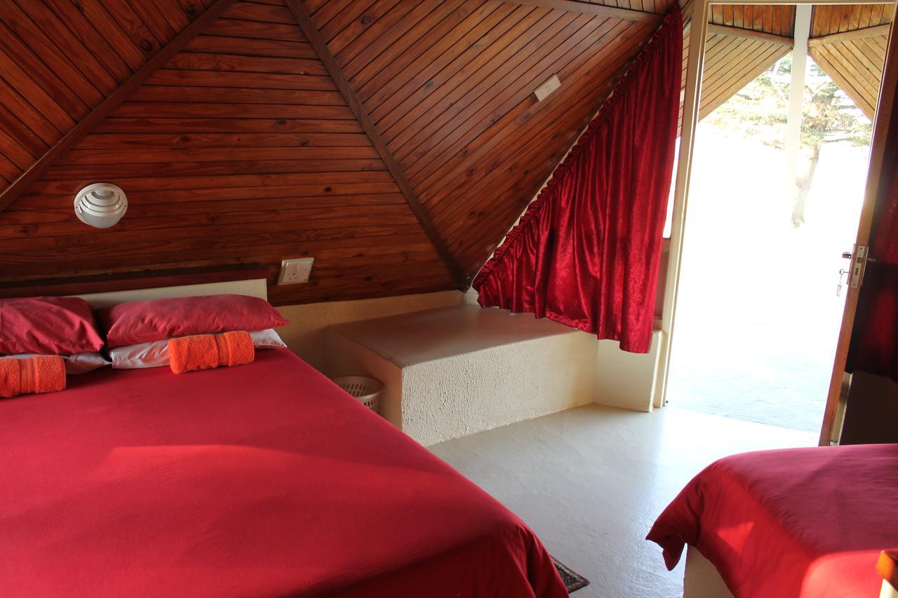 Pyramids Motel Van Reenen Bagian luar foto