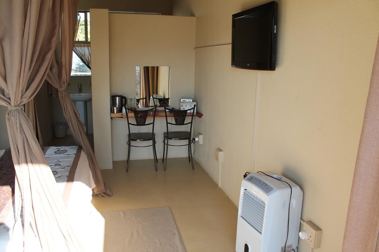 Pyramids Motel Van Reenen Bagian luar foto