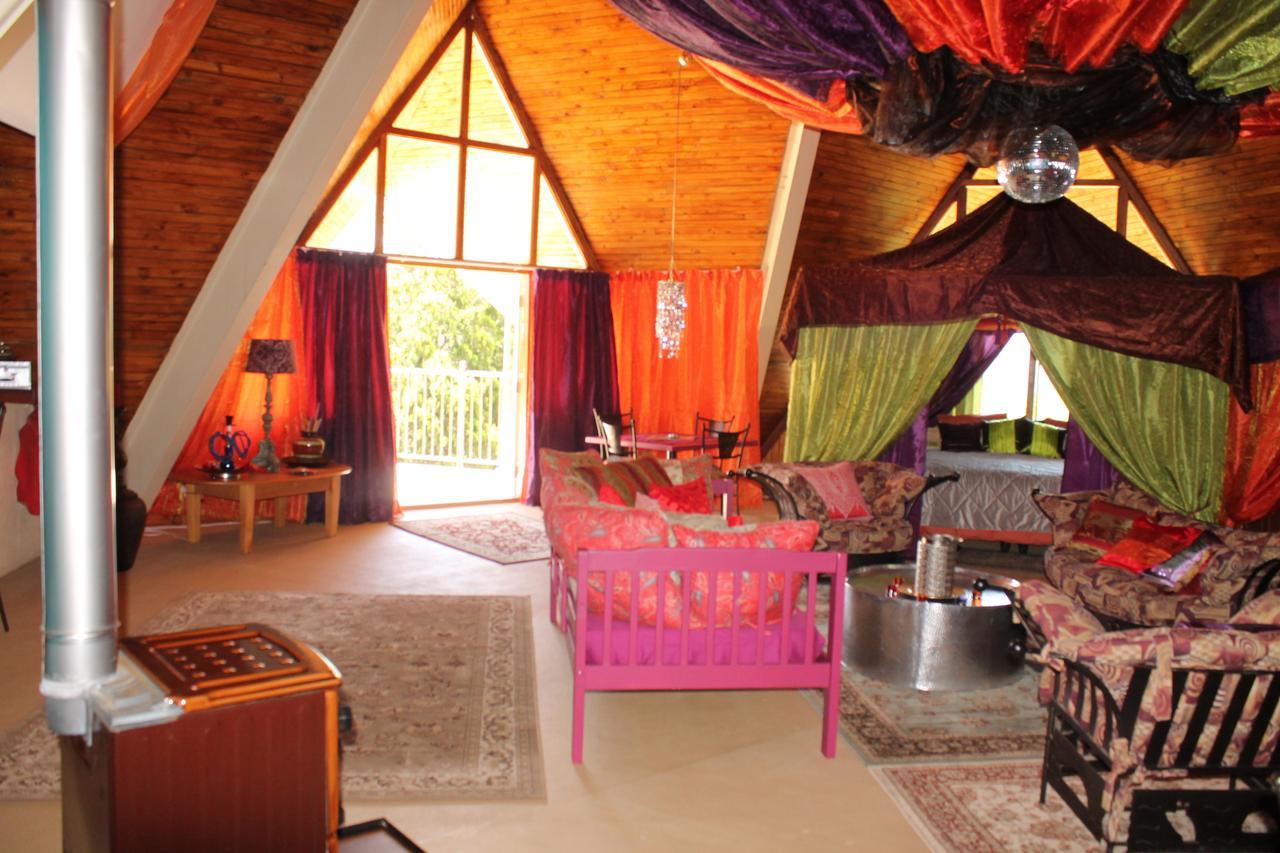 Pyramids Motel Van Reenen Bagian luar foto
