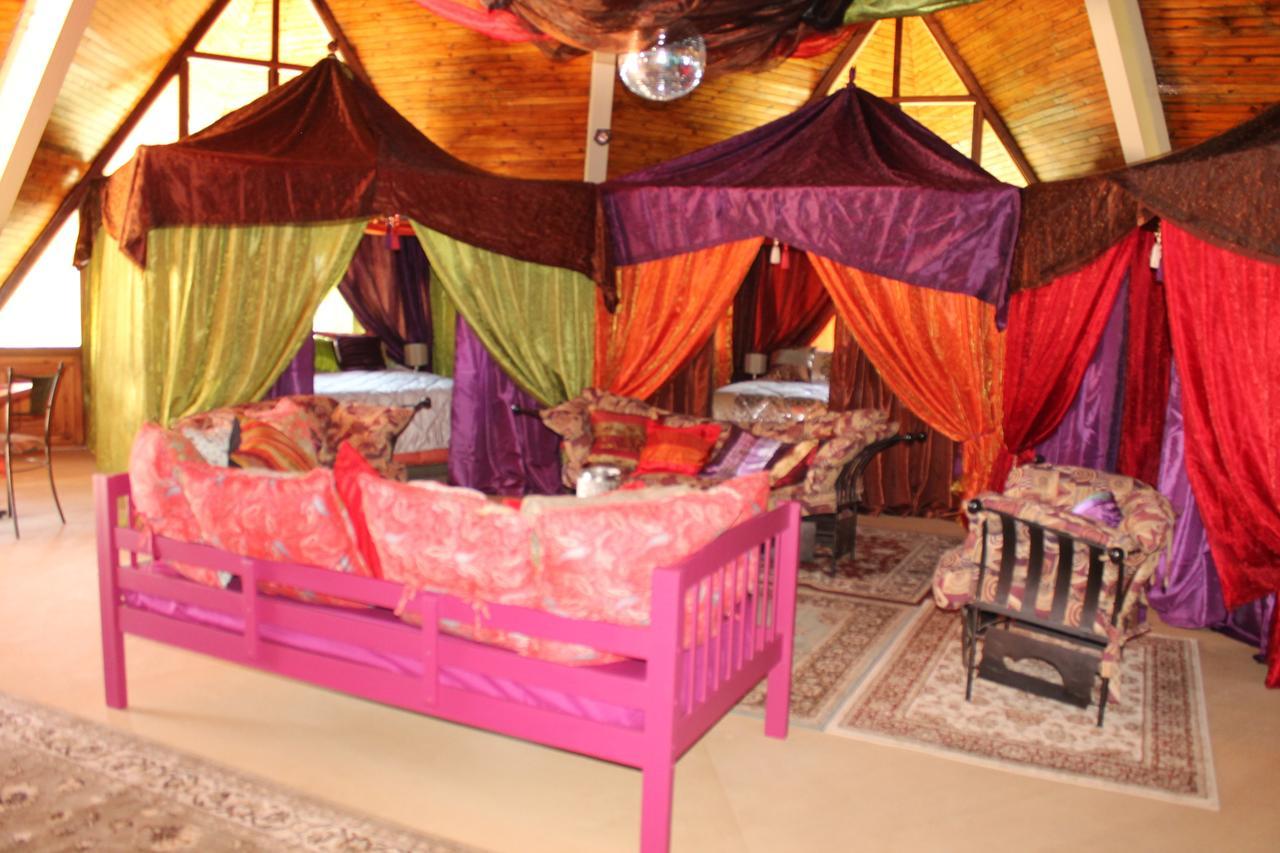 Pyramids Motel Van Reenen Bagian luar foto