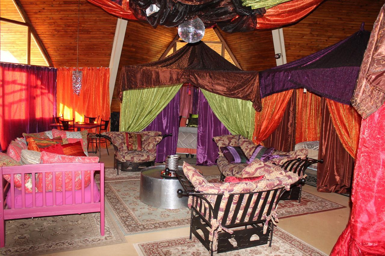 Pyramids Motel Van Reenen Bagian luar foto