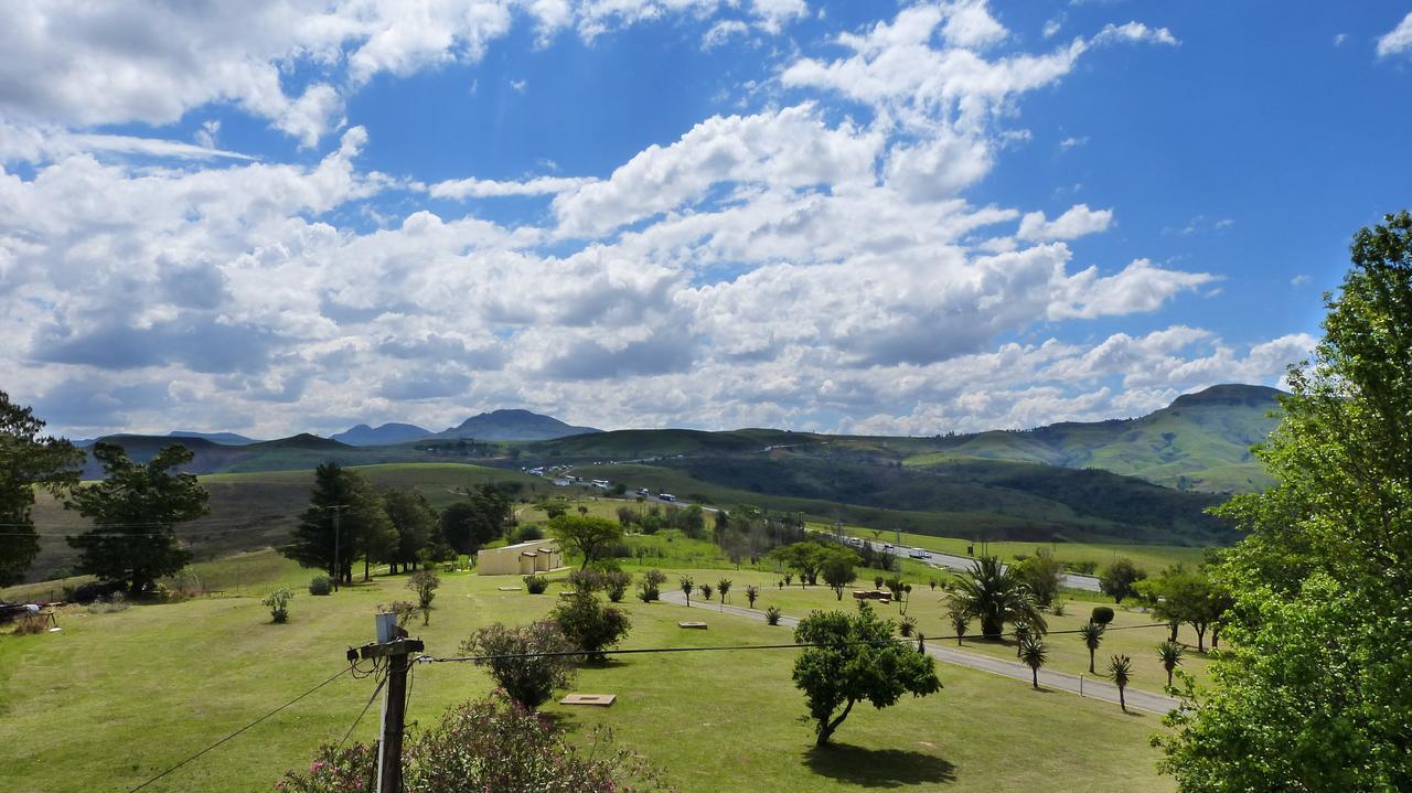 Pyramids Motel Van Reenen Bagian luar foto