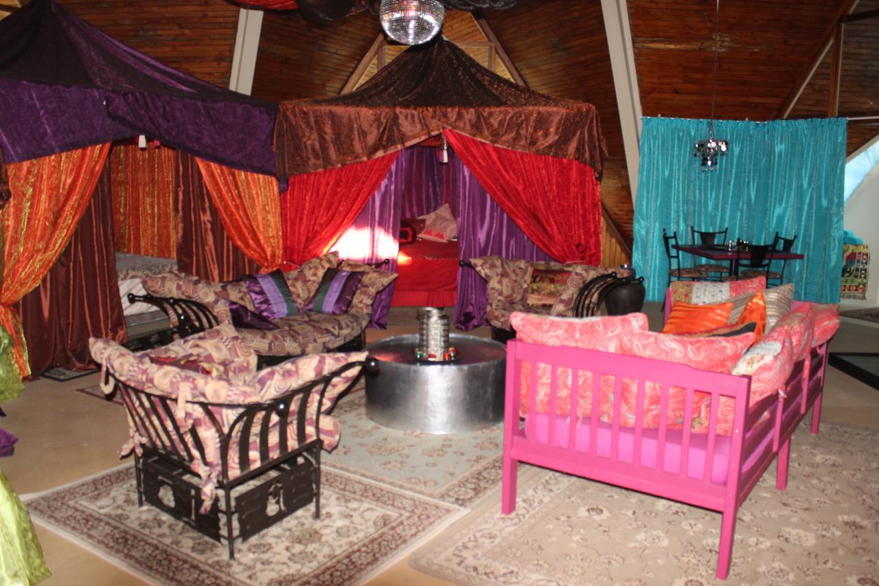 Pyramids Motel Van Reenen Bagian luar foto