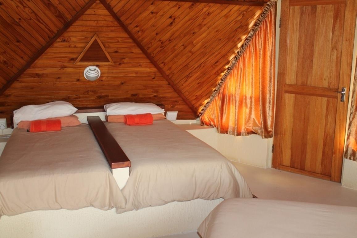 Pyramids Motel Van Reenen Bagian luar foto
