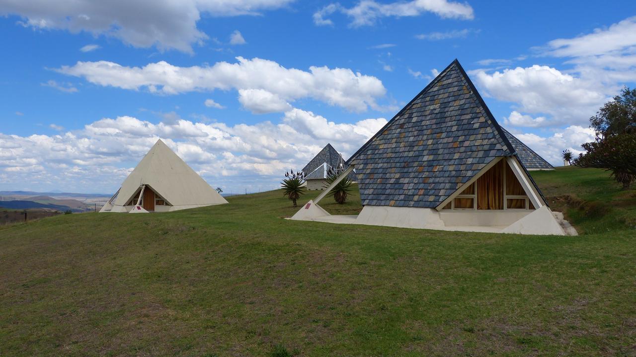 Pyramids Motel Van Reenen Bagian luar foto