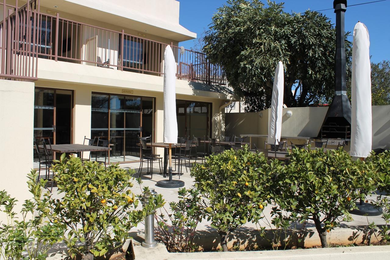 Pyramids Motel Van Reenen Bagian luar foto