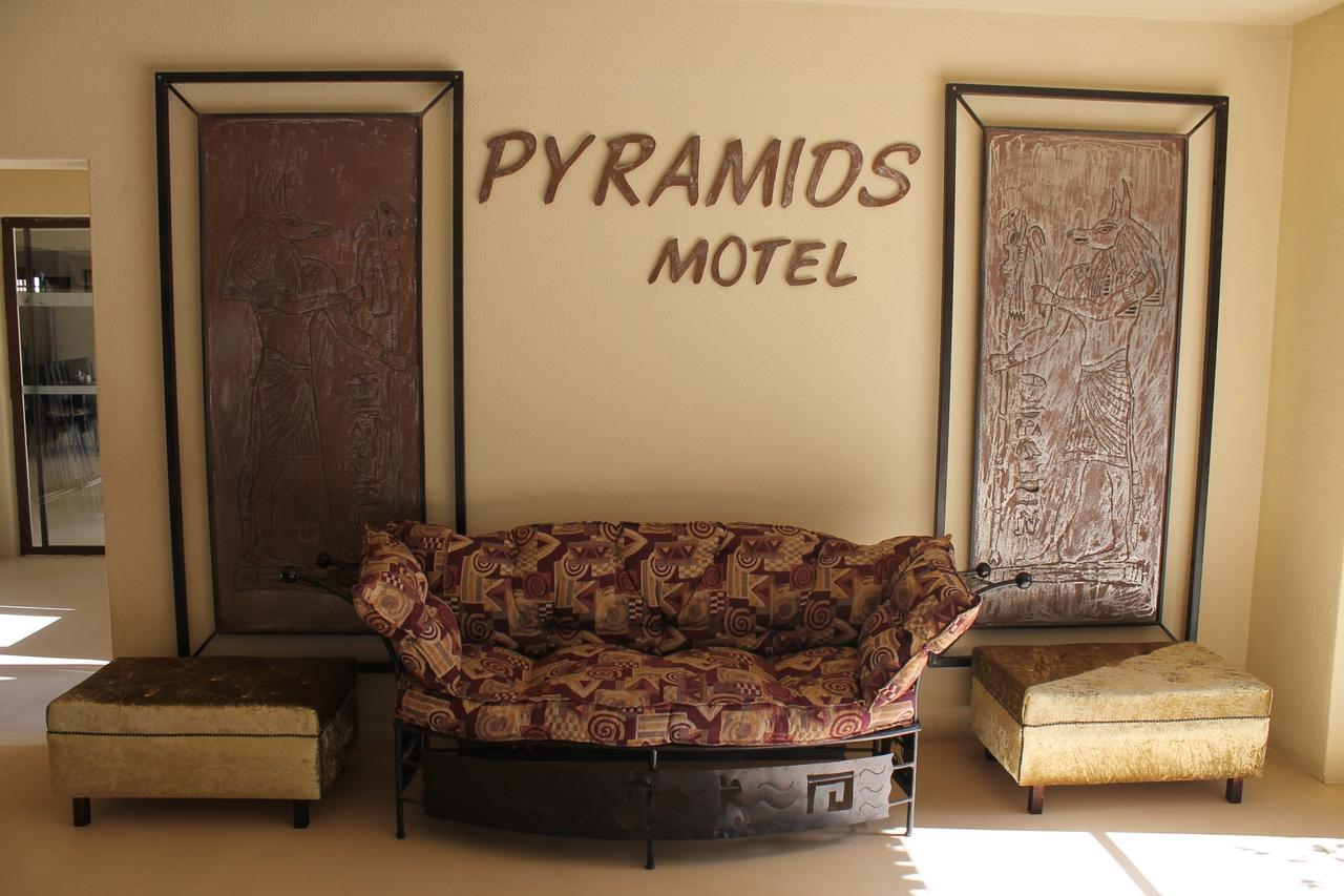 Pyramids Motel Van Reenen Bagian luar foto
