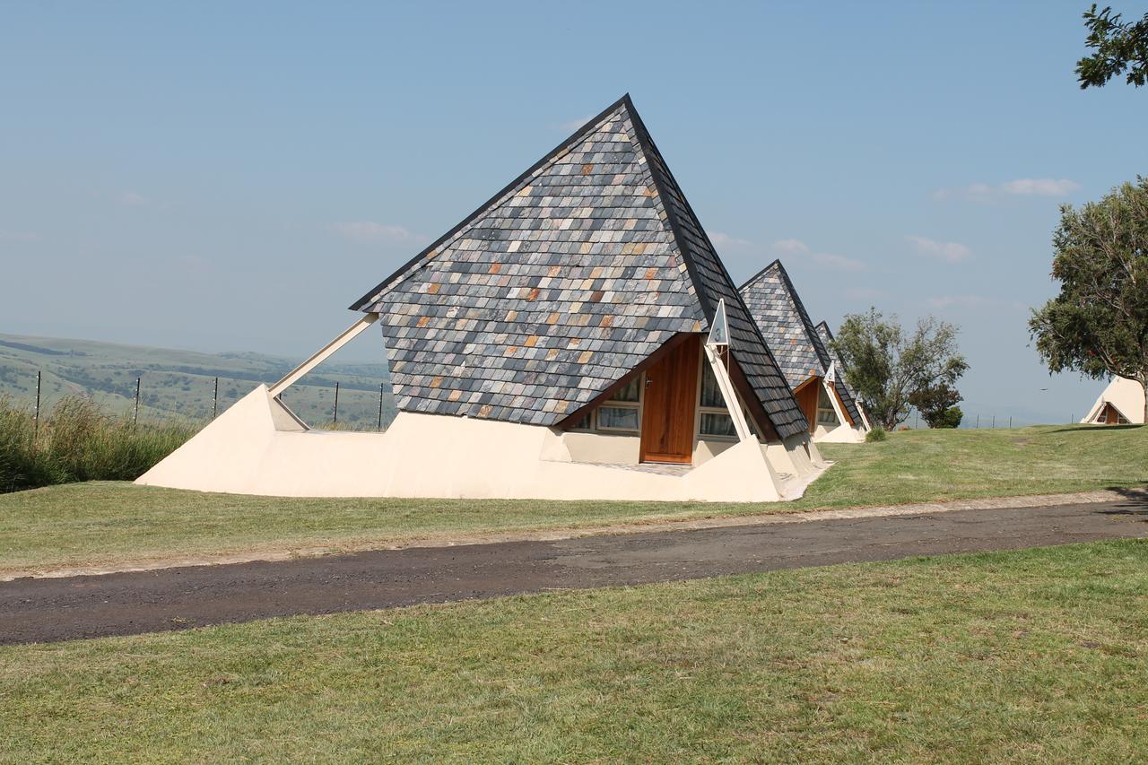 Pyramids Motel Van Reenen Bagian luar foto